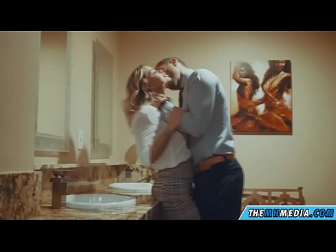 ❤️ Kiam belplena blondulo delogas vin en publika necesejo ❤❌ Porno ĉe eo.megaofertas.top ️❤